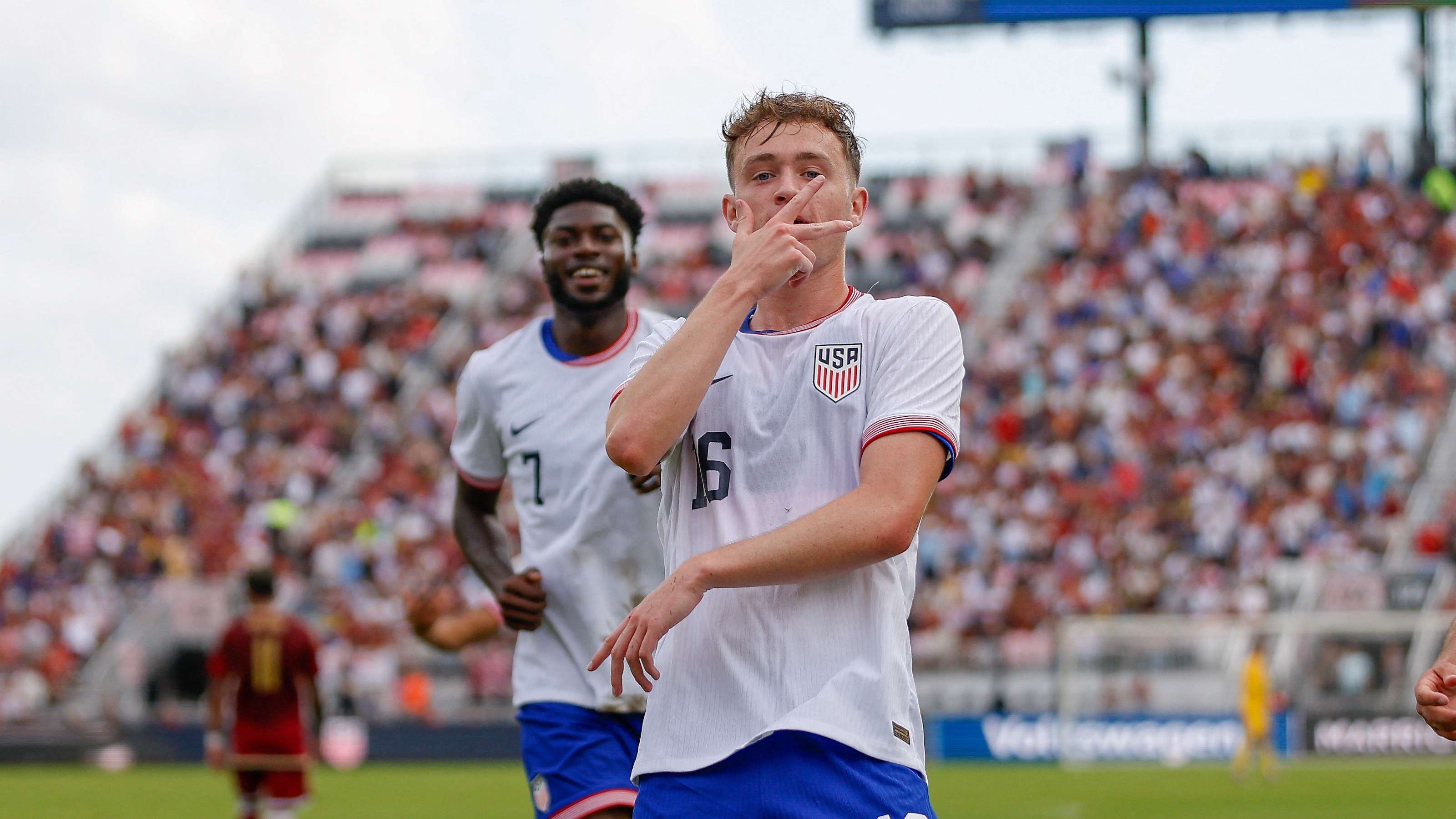 本届比赛中 本届比赛中